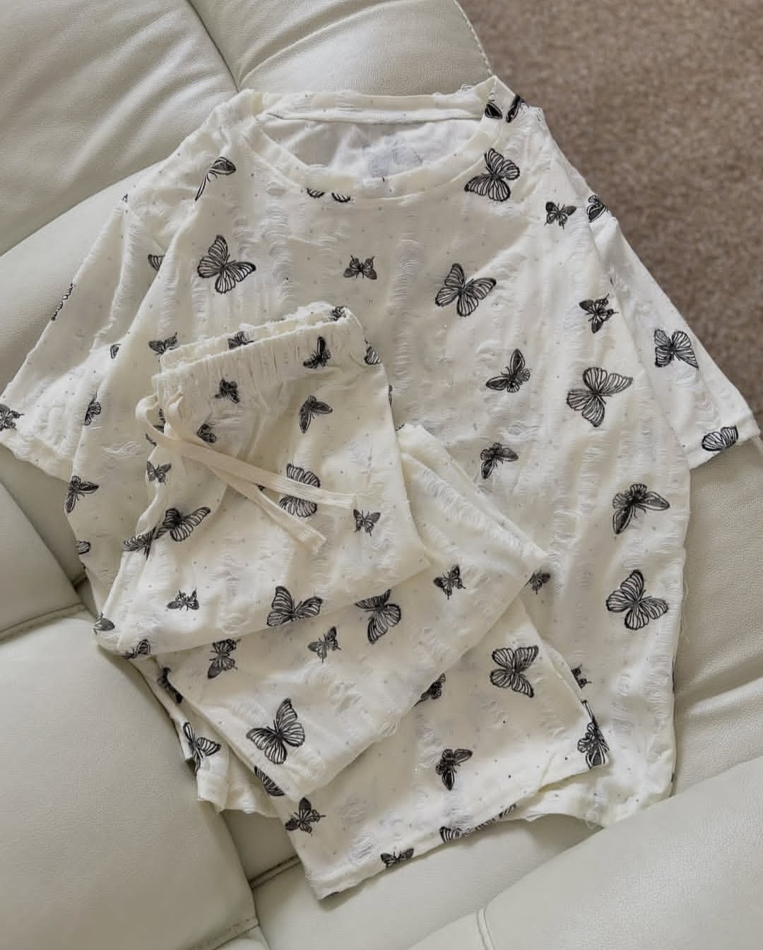 دوتیکه نگین دار پروانه ای سفید